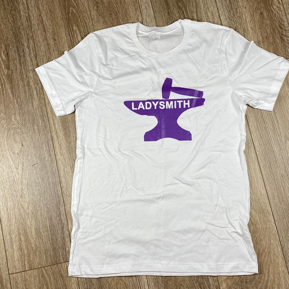 ⭐️Ladysmith Tee⭐️